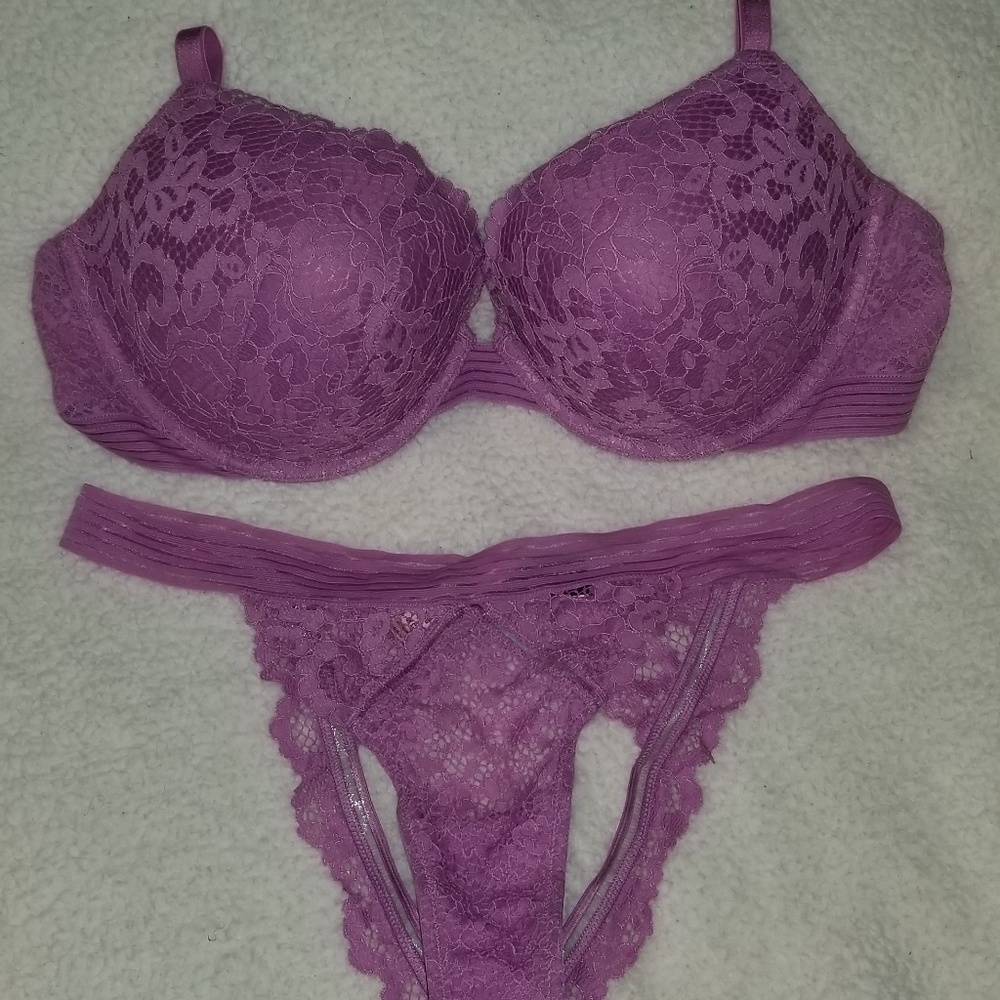Very Sex lace bra w/lace and mesh  cheekini